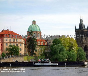 Prague ... sightseeing  cruise on the Vltava River  -  highlights of the fabulous city