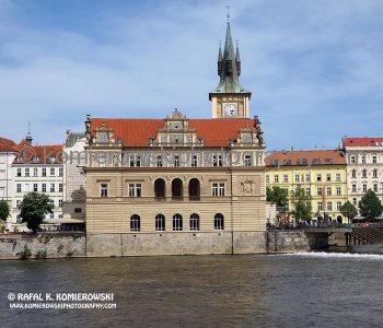 Prague ... sightseeing  cruise on the Vltava River  -  highlights of the fabulous city