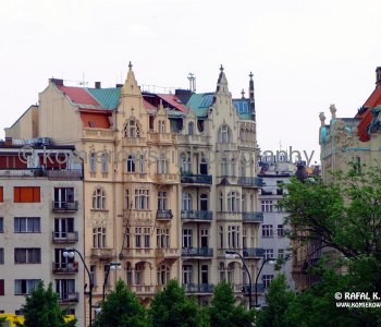 ...Walking is really the best way to explore Prague,   sightseeing highlights of this beautiful city...