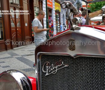 ...Walking is really the best way to explore Prague,   sightseeing highlights of this beautiful city...
