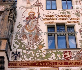 ...Walking is really the best way to explore Prague,   sightseeing highlights of this beautiful city...
