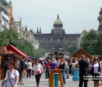 ...Walking is really the best way to explore Prague,   sightseeing highlights of this beautiful city...