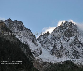 Approaching Rogers Pass The spectacular scenery of Glacier National Park now awaits. Weather -late September