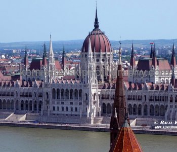 Budapest, view of Hungarian Parliament Building, Hungary...