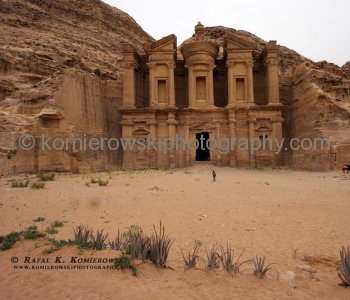 Petra, on the hiking trail to  Monastery-  which was never really a monastery ....