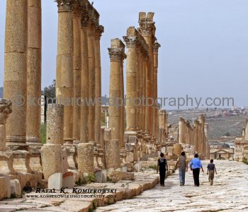 Recent excavations show that Jerash was already inhabited during the Bronze Age (3200 BC - 1200 BC).