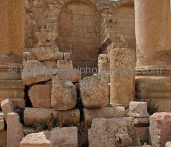 Jerash (Jarash) was first identified as Gerasa by the German explorer Ulrich Seetzen in 1806.